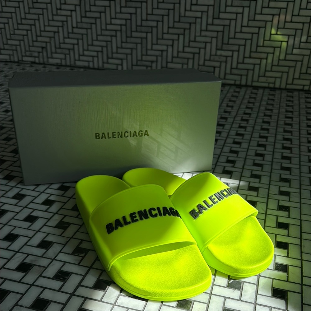 Balenciaga pool slide fluo yellow